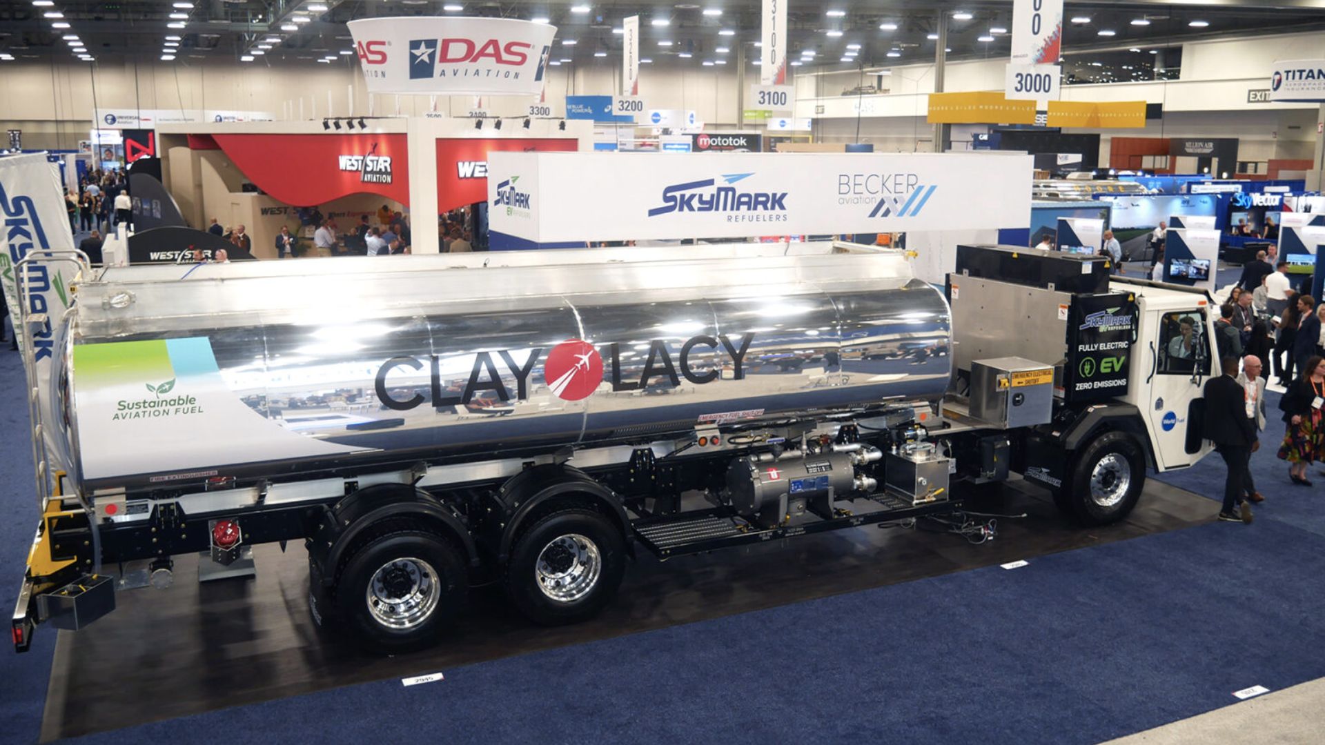 Bồn tiếp nhiên liệu máy bay điện lớn nhất nước Mỹ với dung tích 7.000 gallon được ra mắt