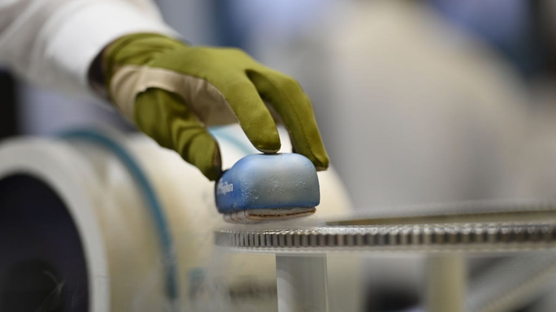 New superconductor shows quantum edge states tied to Majorana physics