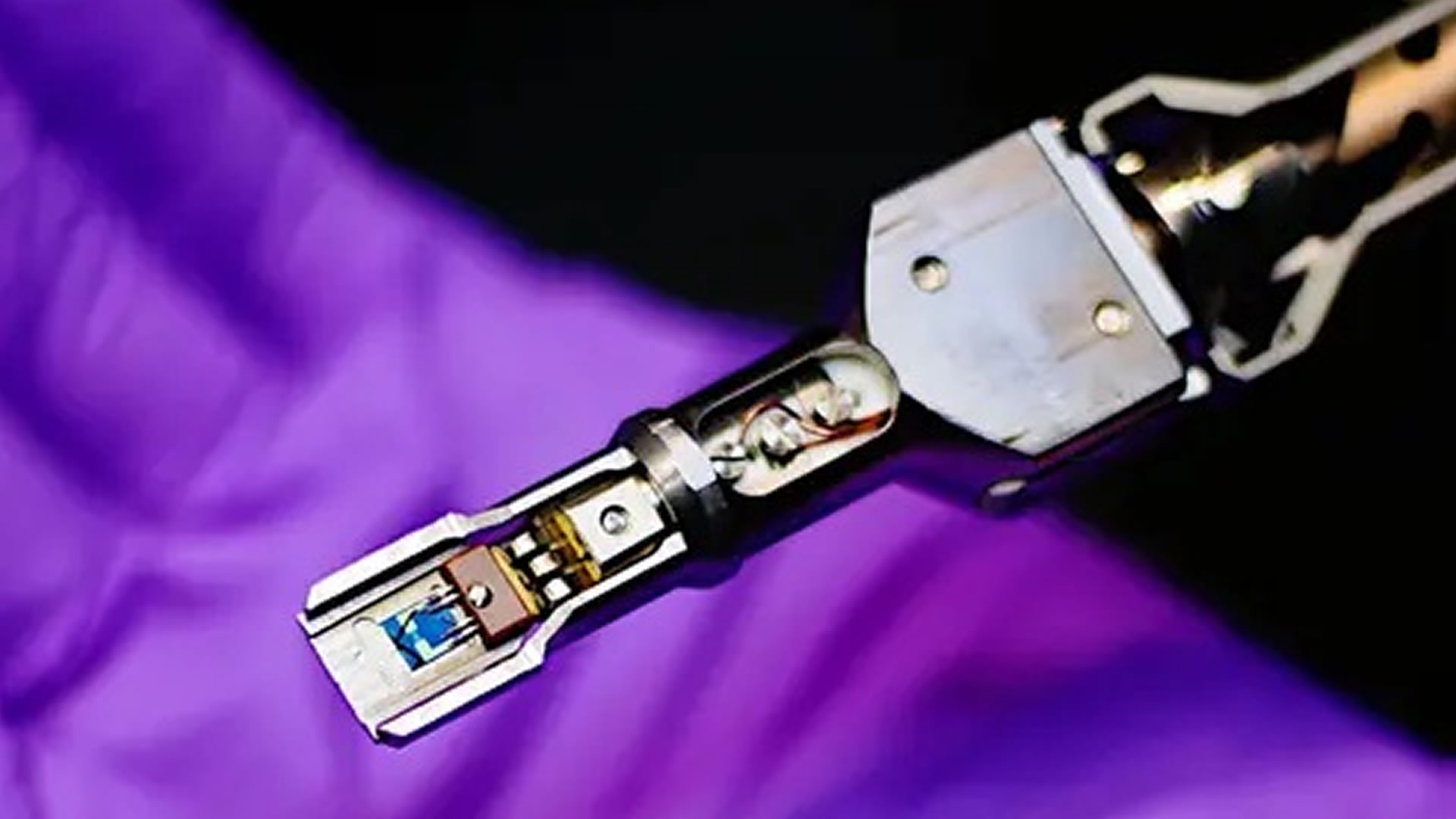 Pha lỏng lục giác được quan sát trực tiếp trong các vật liệu siêu mỏng