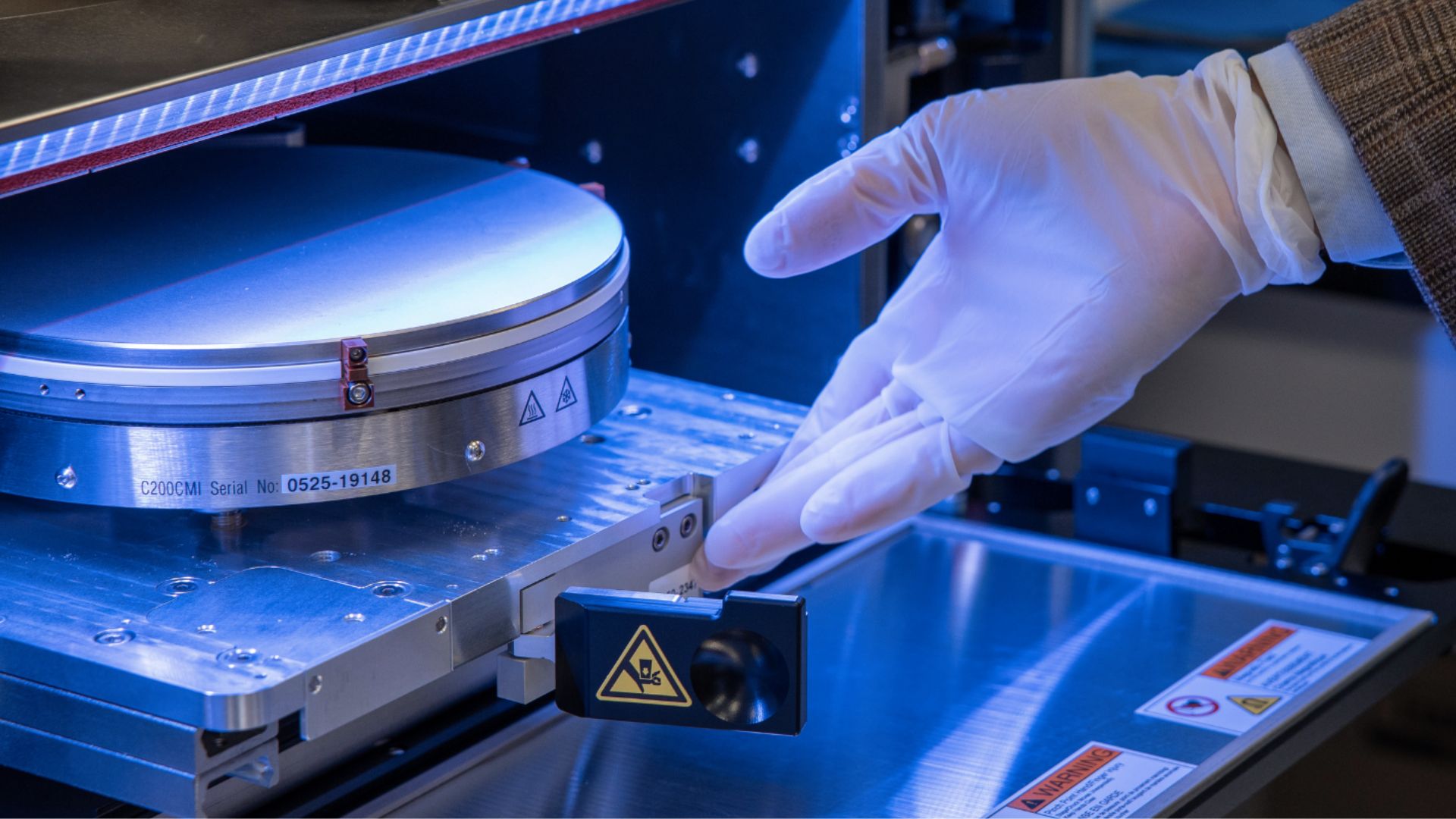 US engineers develop 3D chip that offers order-of-magnitude speed gains, accelerates AI