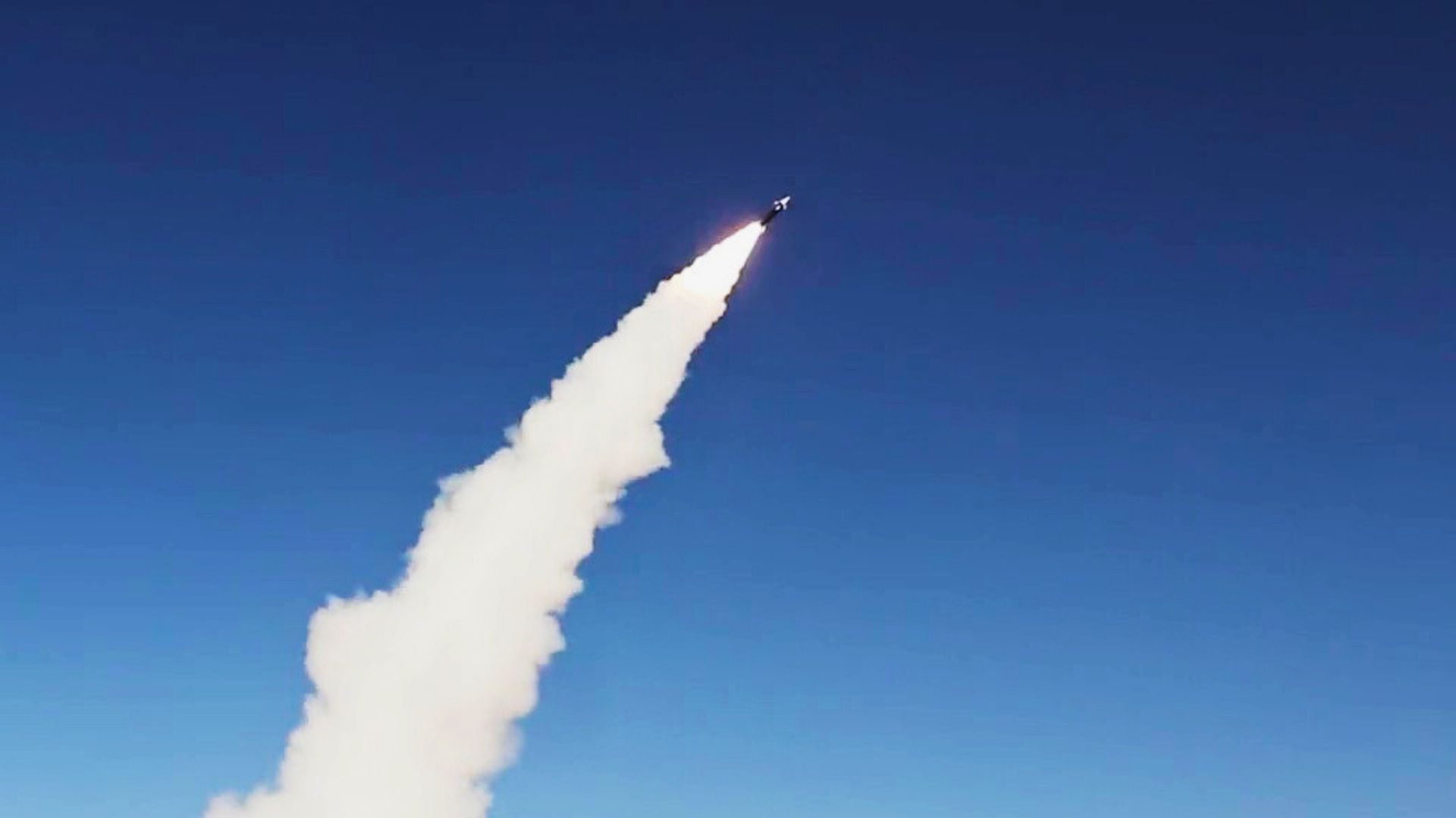 Tên lửa siêu thanh phủ xi măng giá rẻ của Trung Quốc có thể đạt tốc độ Mach 7