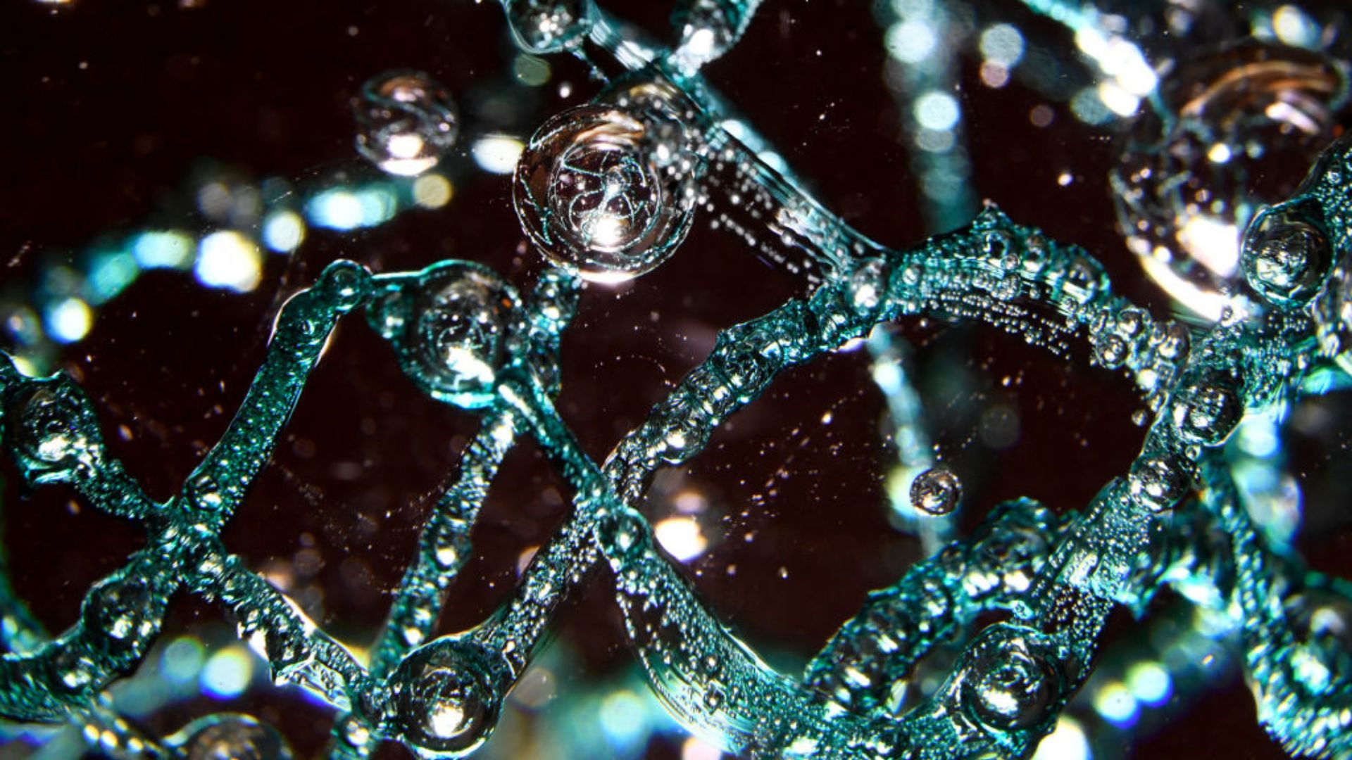 Hybrid matter that behaves like both liquid and solid discovered