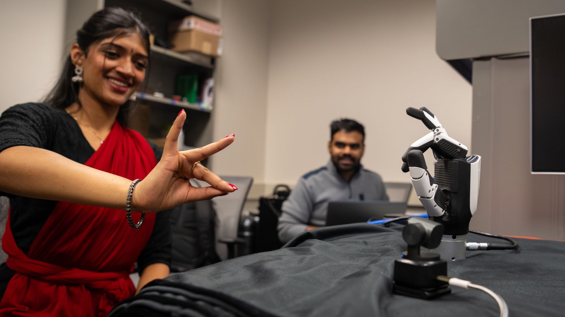 Múa cổ điển Ấn Độ mang đến những ý tưởng mới để huấn luyện đôi tay robot