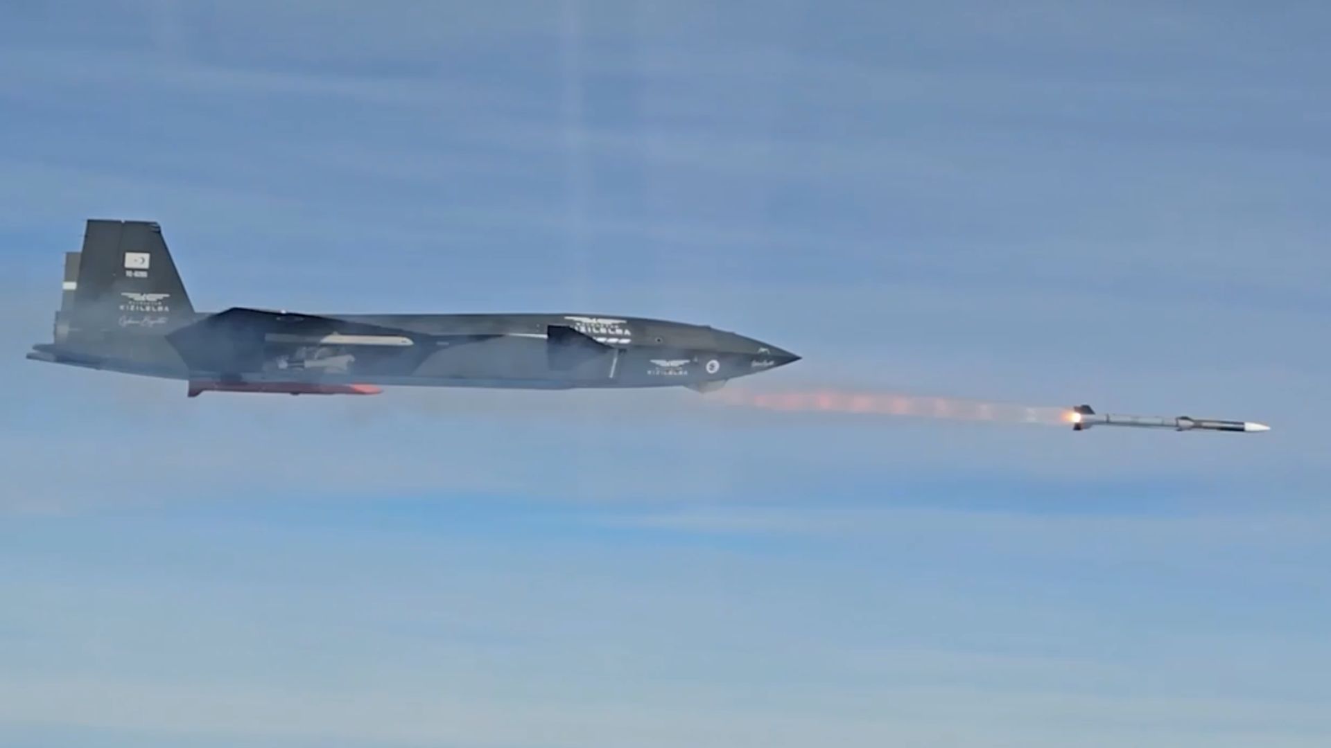 Máy bay không người lái của Thổ Nhĩ Kỳ thực hiện vụ tiêu diệt trên không ngoài tầm nhìn đầu tiên trên thế giới