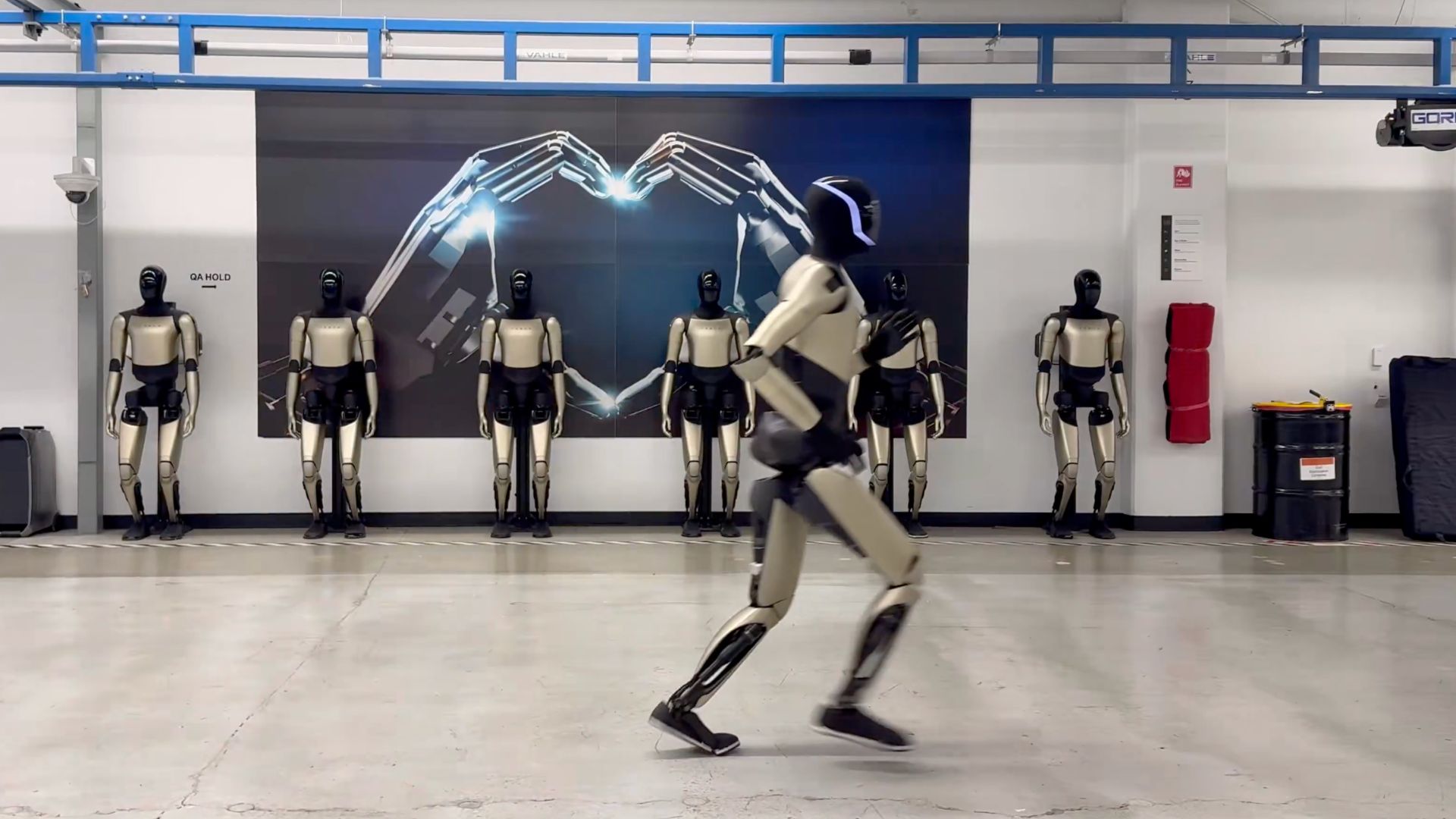 Elon Musk's Optimus humanoid robot achieves human-like smooth running