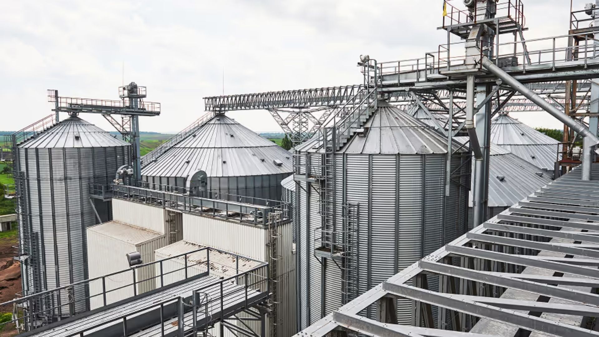 US firm reinvents century‑old ammonia-making tech to run cooler, cut costs by 40%