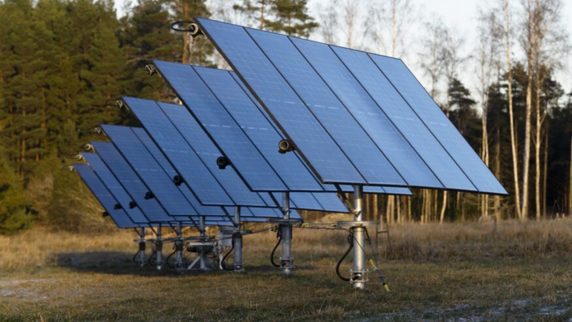 World’s first vertical solar tracker optimizes energy production for any region beyond 30°