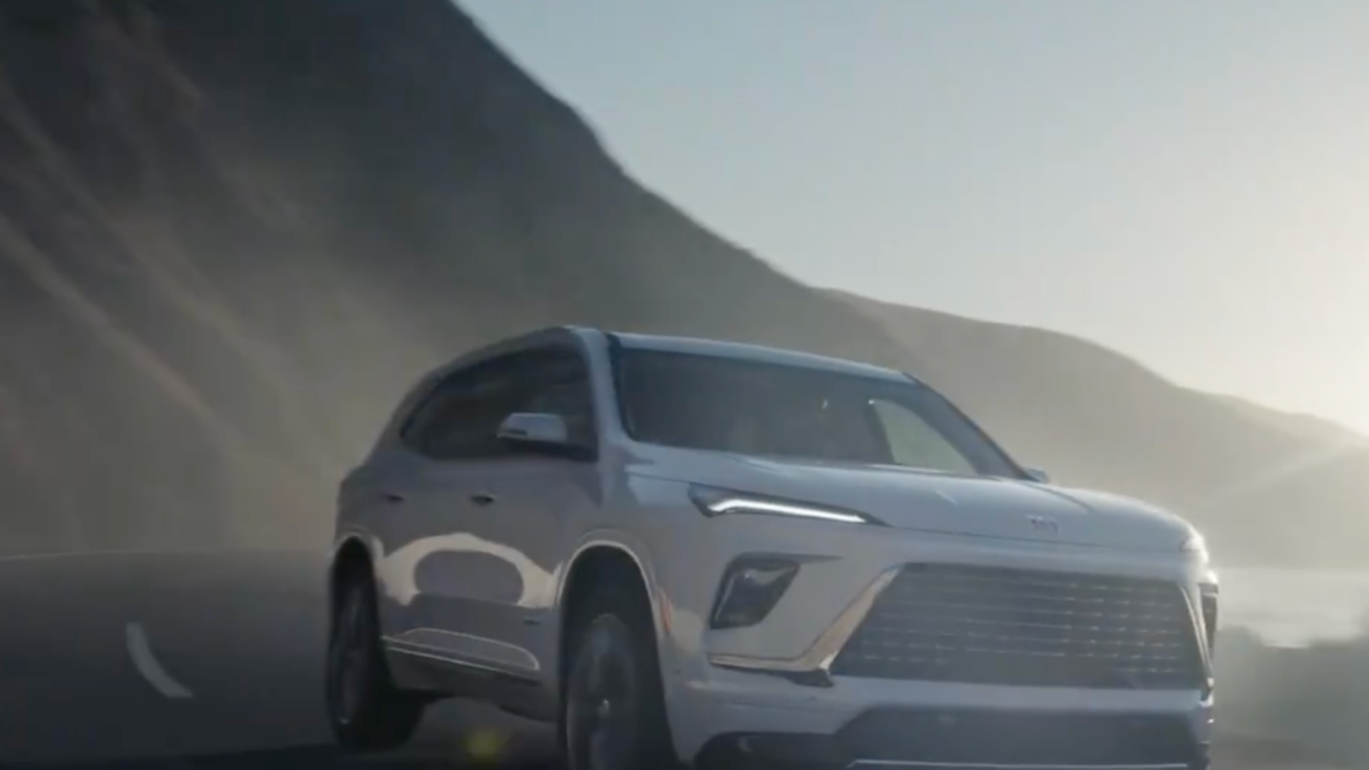 Chinese firm launches hybrid EV with 1,000-mile range, 165 kW motor