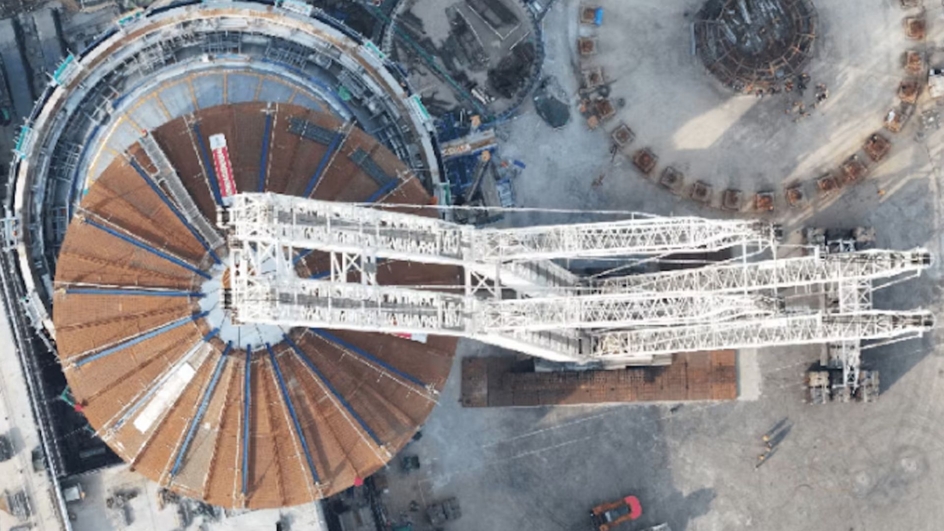 Ảnh: Lắp đặt các mái vòm thép khổng lồ nặng 1.100 tấn và 900 tấn tại các lò phản ứng hạt nhân Trung Quốc