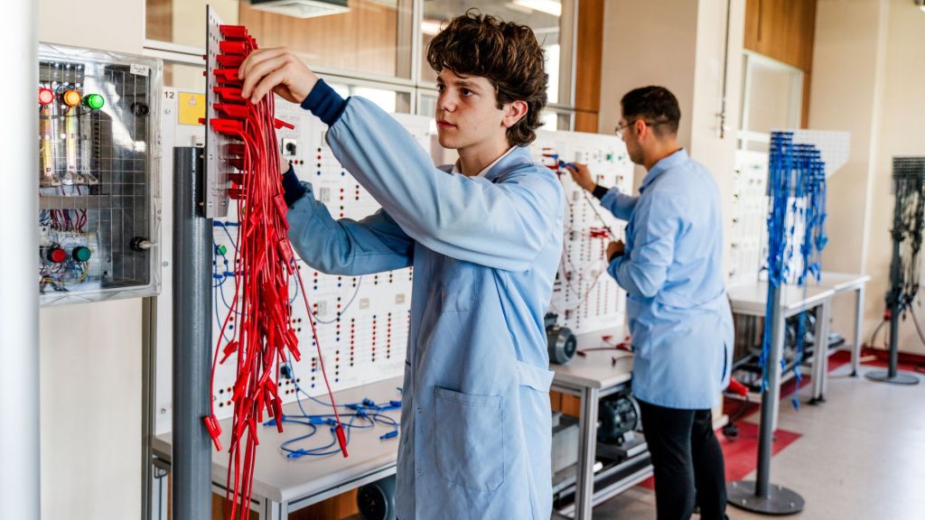 62-mile quantum connection breakthrough extends ‘un-hackable’ internet range by 100 times