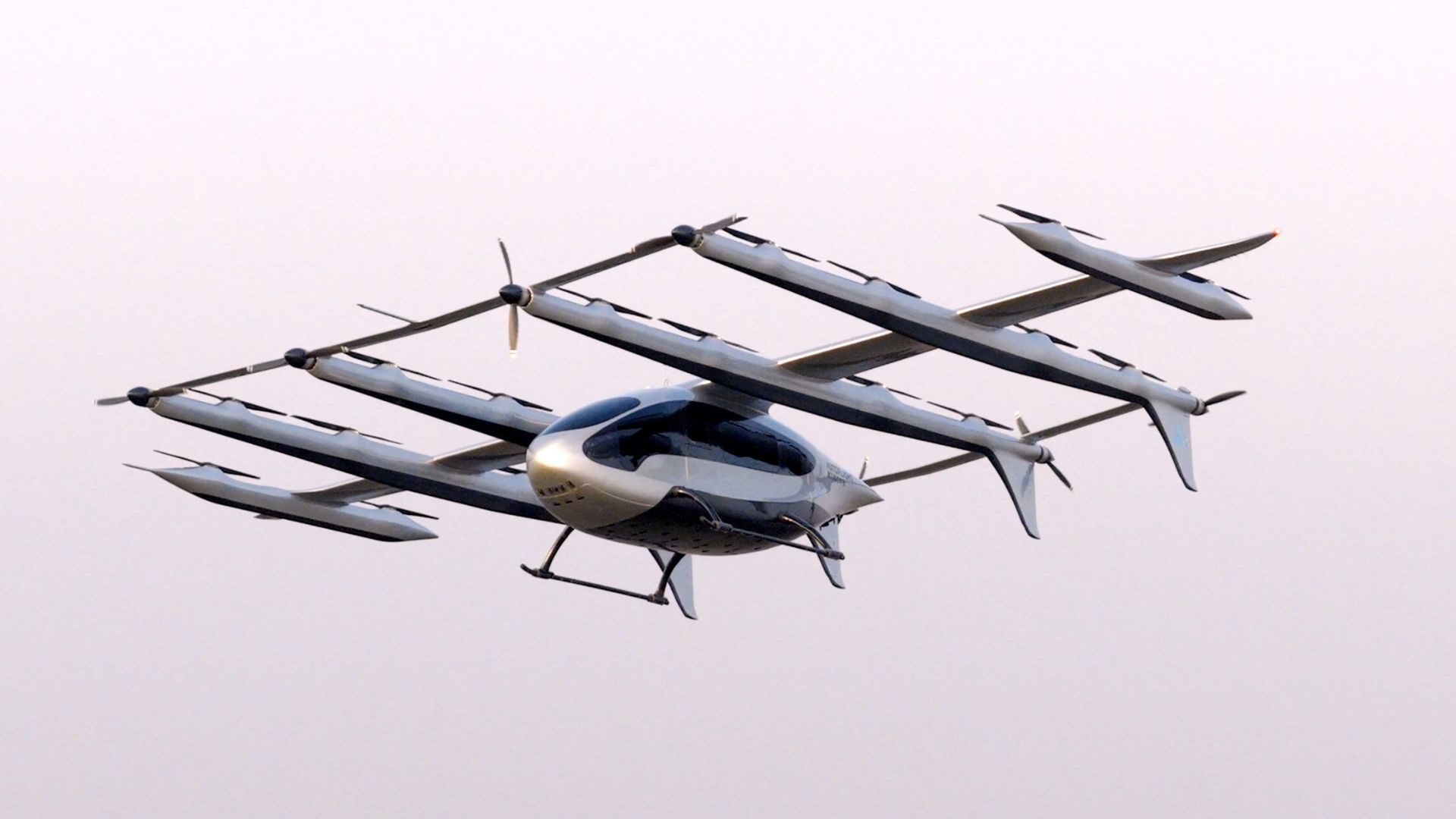 Chiếc eVTOL năm tấn đầu tiên trên thế giới bay chuyển đổi hoàn toàn với tầm bay 932 dặm