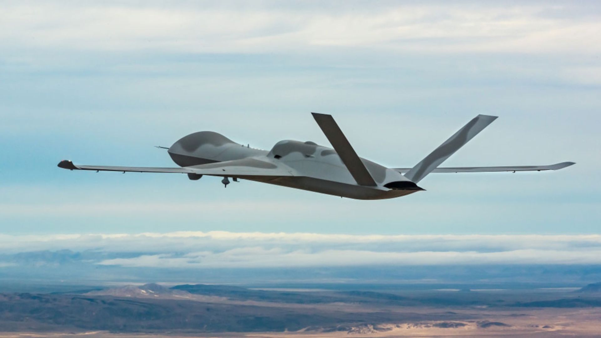 Manned-unmanned teaming: F-22 Raptor commands autonomous MQ-20 drone