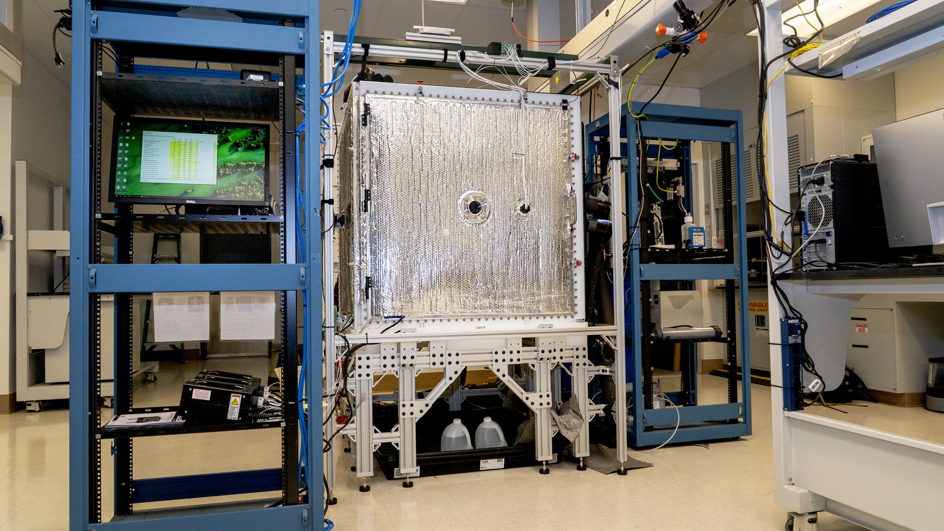 US scientists unveil 'cloud in a box' chamber that could explain storms and rain