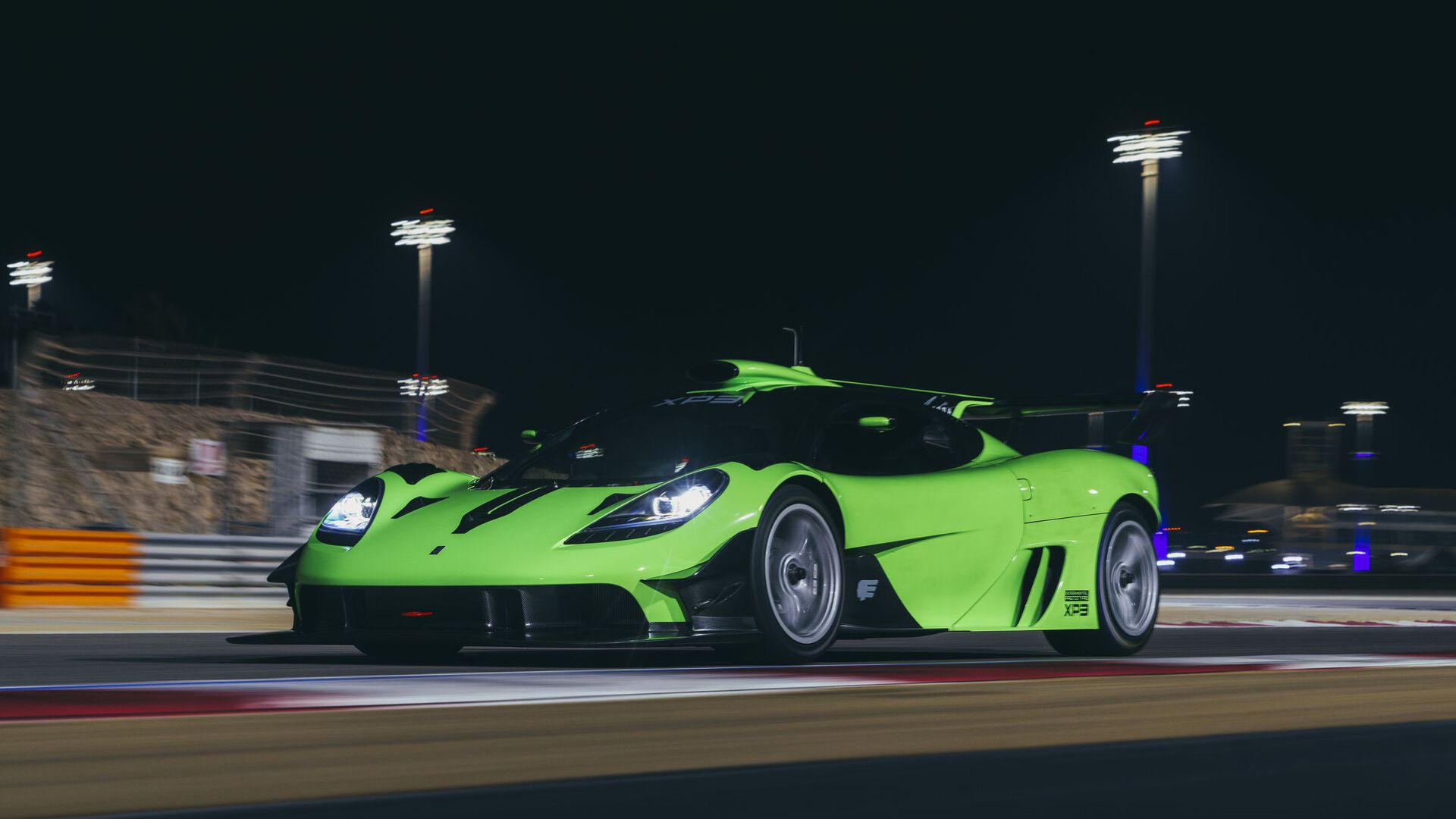 Ảnh: Siêu xe siêu hiếm 761 mã lực phá kỷ lục vòng đua nhanh hơn 7 giây với động cơ V12