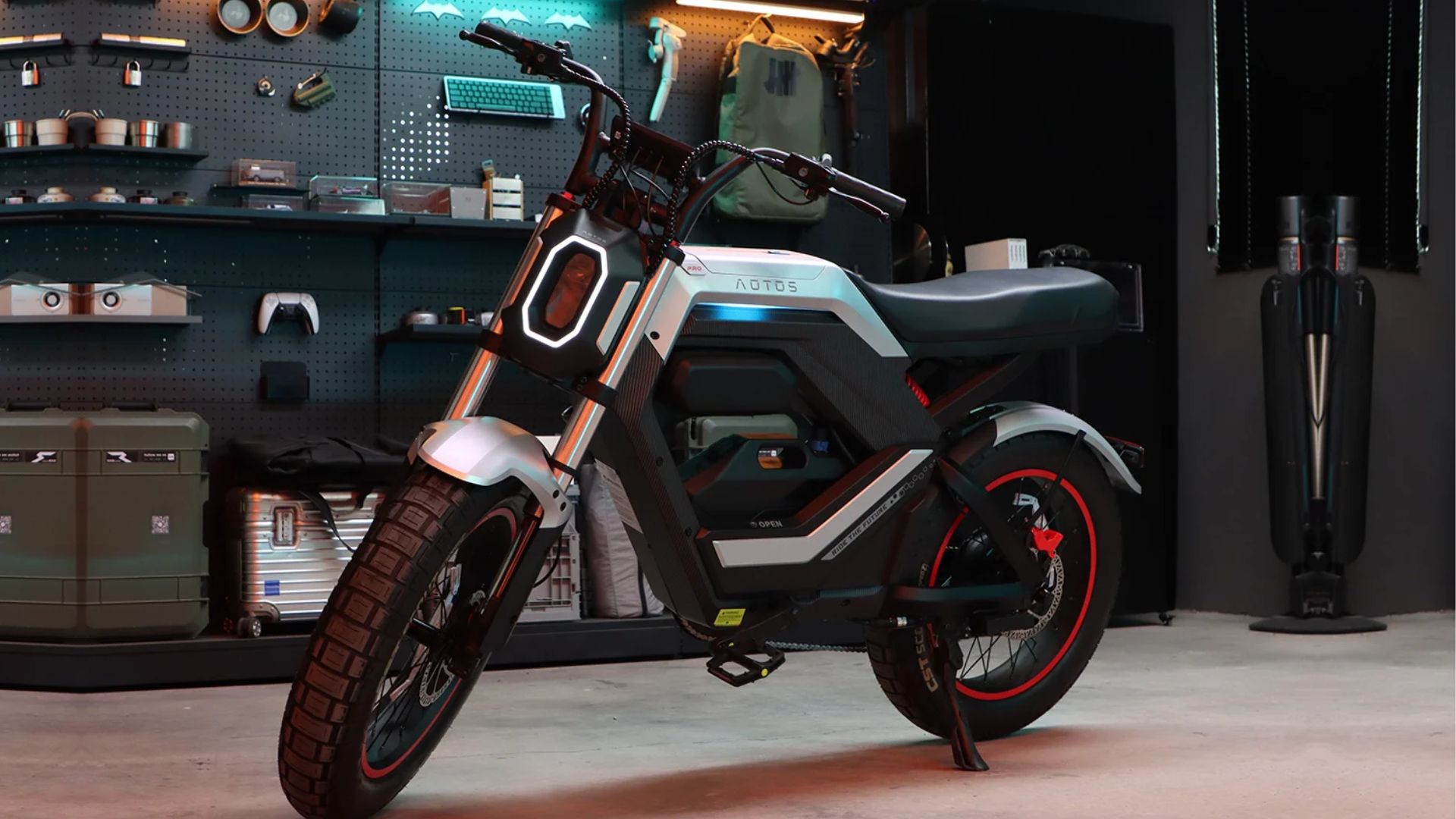 Ảnh: Xe máy điện với phạm vi 70 dặm hỗ trợ bốc đầu chỉ bằng một cú nhấp chuột