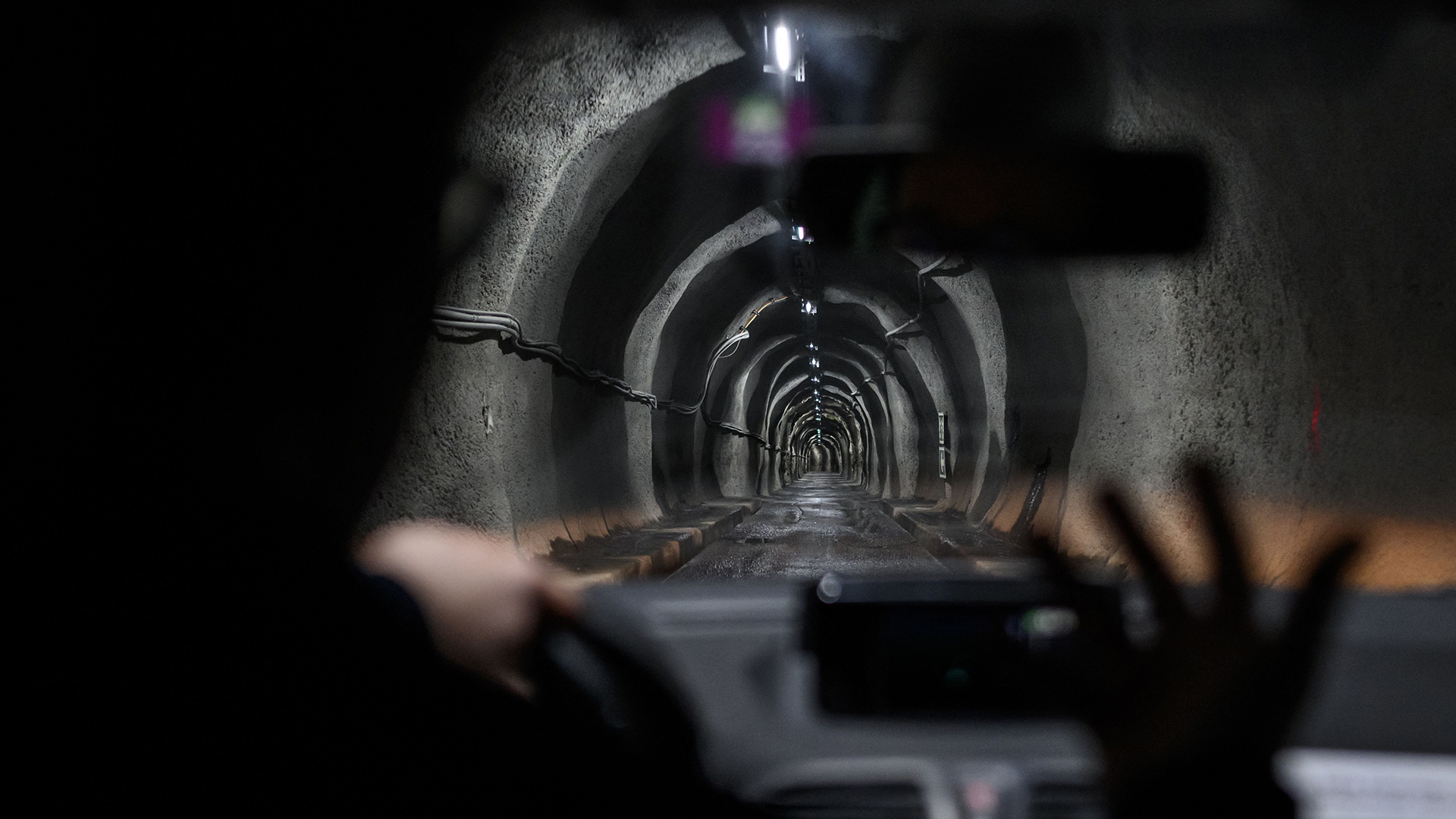 Các nhà khoa học đào sâu 2.600 feet dưới lòng đất để kiểm tra đất sét cổ đại phục vụ lưu trữ chất thải hạt nhân