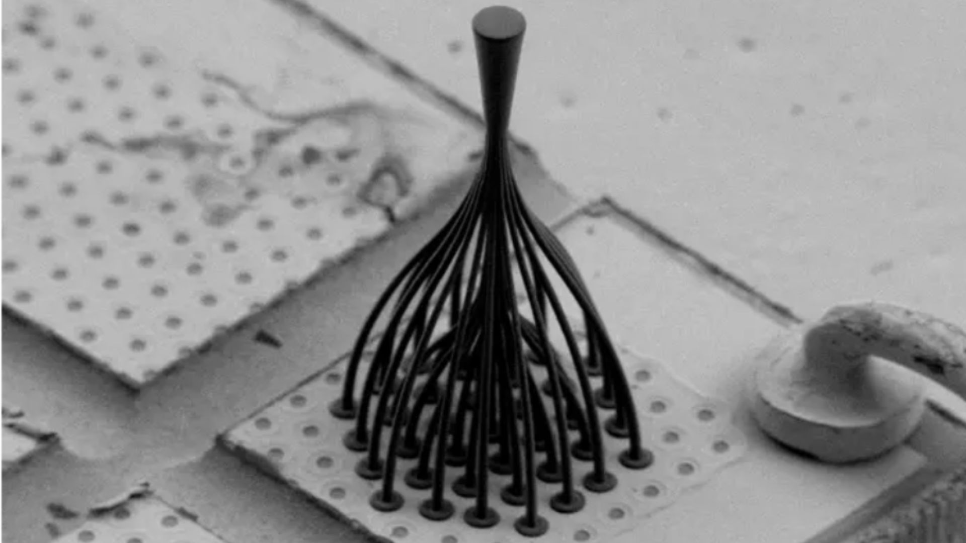 Engineers combine 222 laser modes into one fiber using tiny photonic lantern