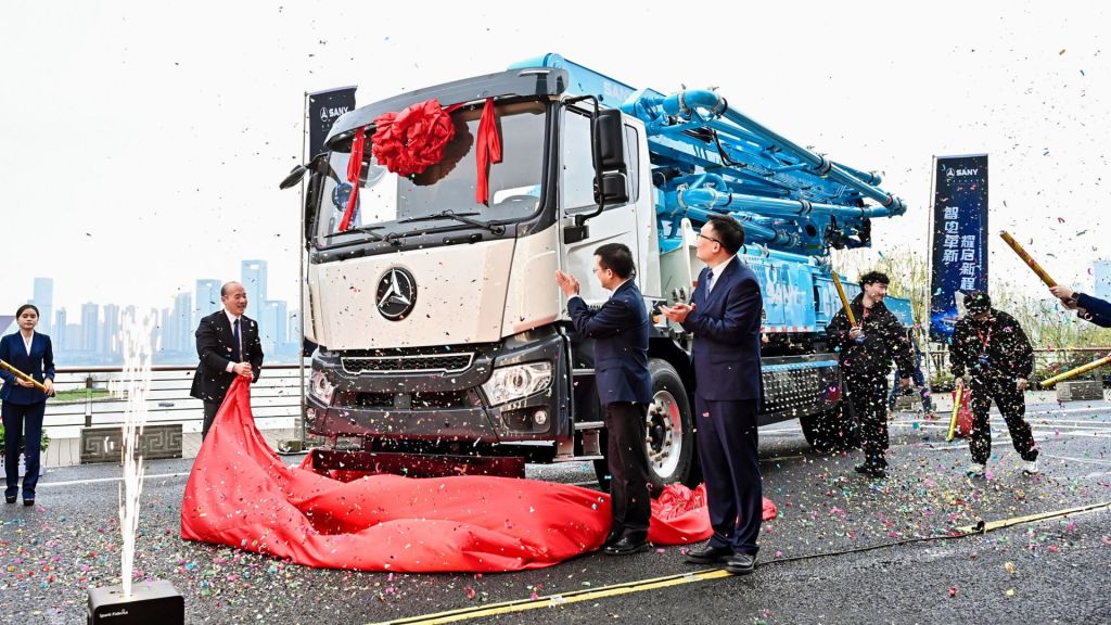New Chinese construction hybrid pump truck delivers 870 miles range, cuts costs by 75%