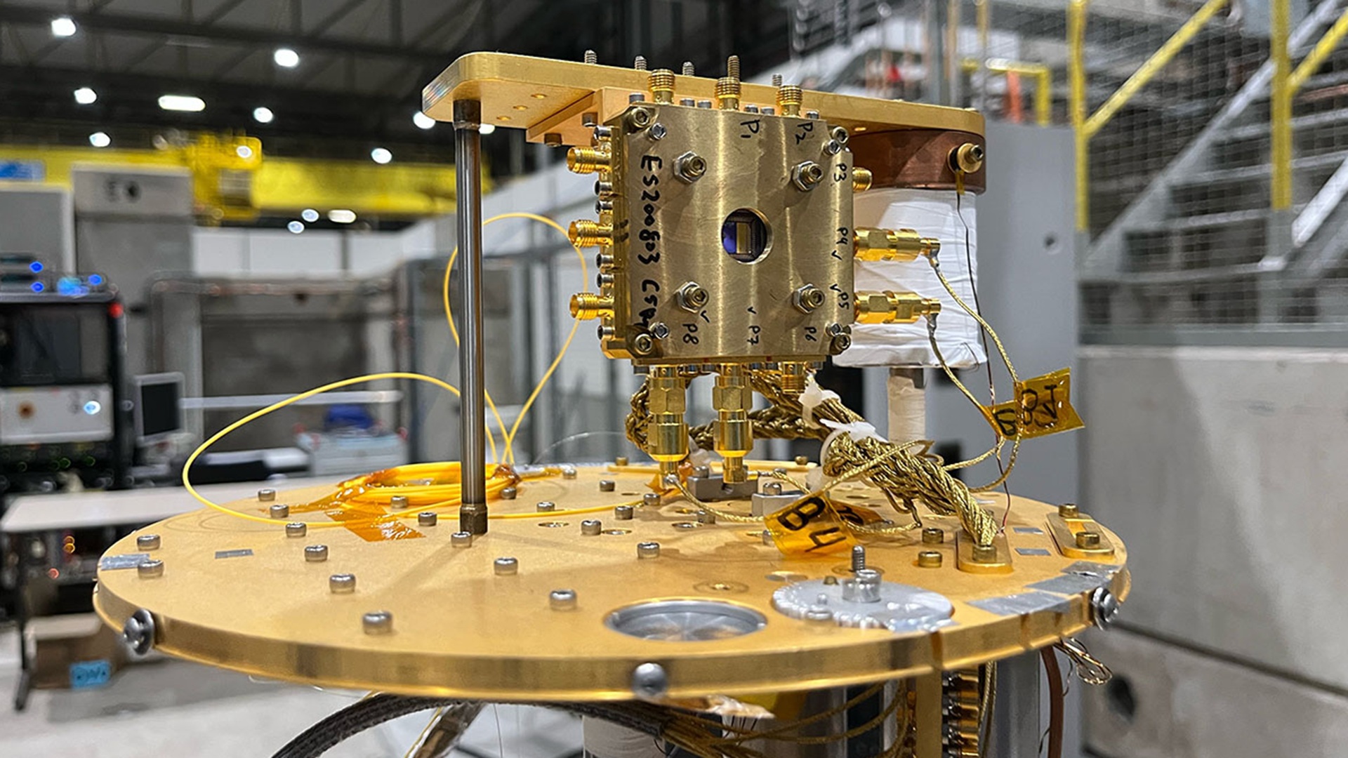 CERN thử nghiệm cảm biến vi dây lượng tử cho các máy va chạm thế hệ tiếp theo