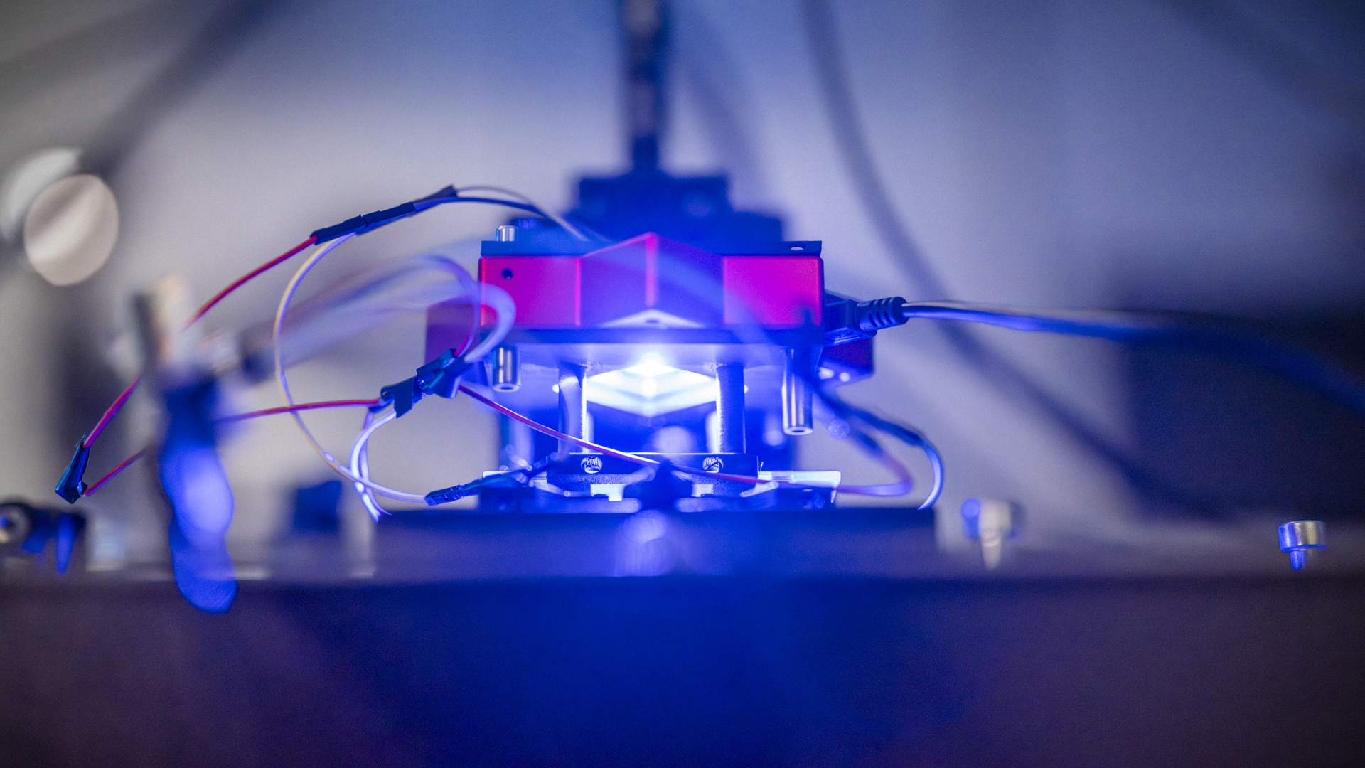 Scientists develop gallium nitride microLED system for energy-efficient ...