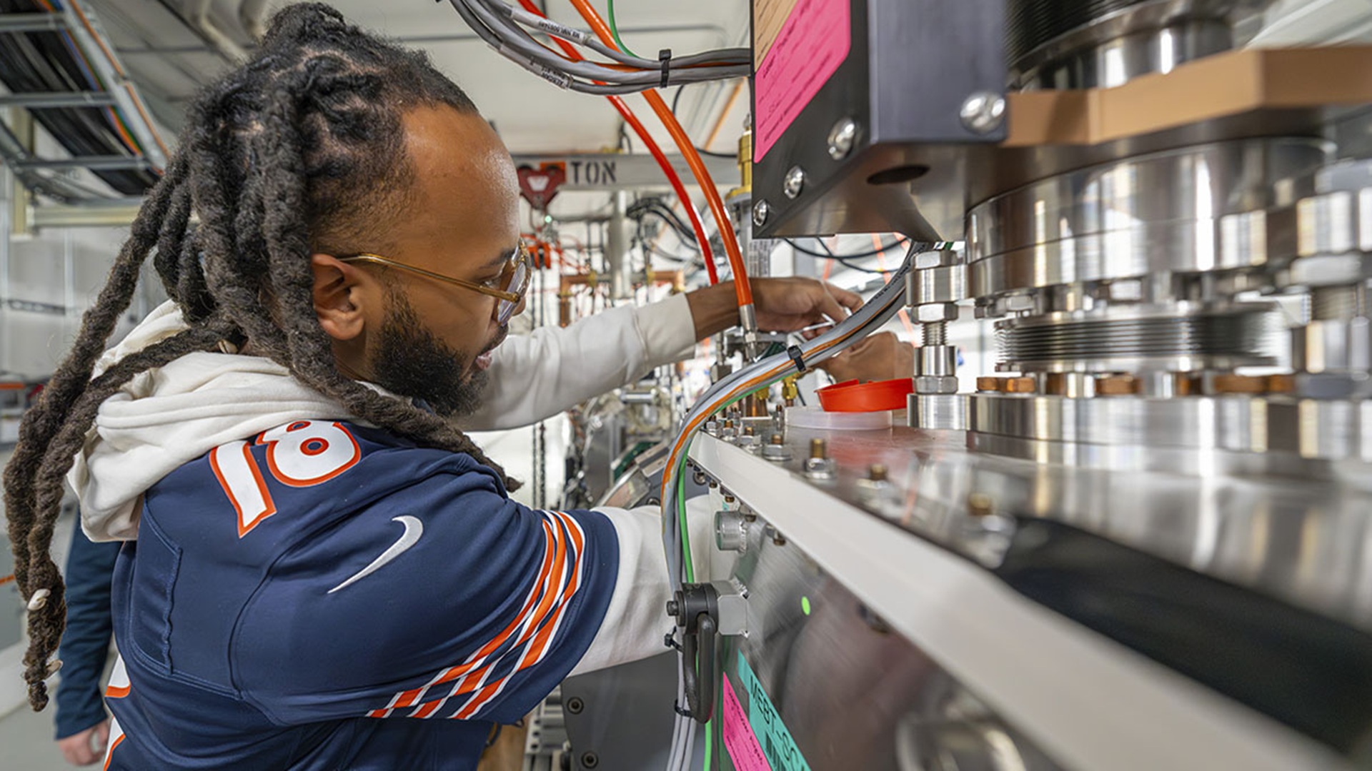 US test accelerator fires first proton beams to power future colliders