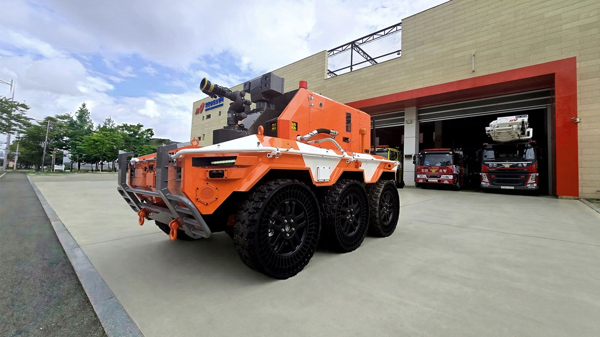 Hyundai firefighting robot engineered for 1,472 degrees Fahrenheit