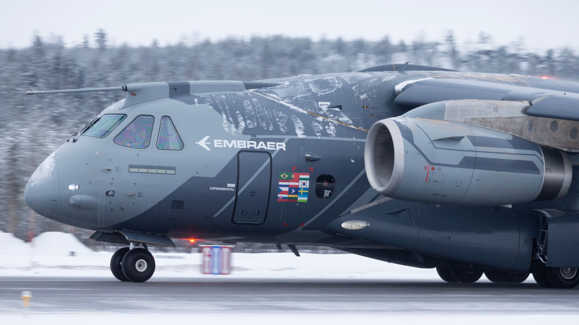 Military transport jet proves capability in extreme cold conditions