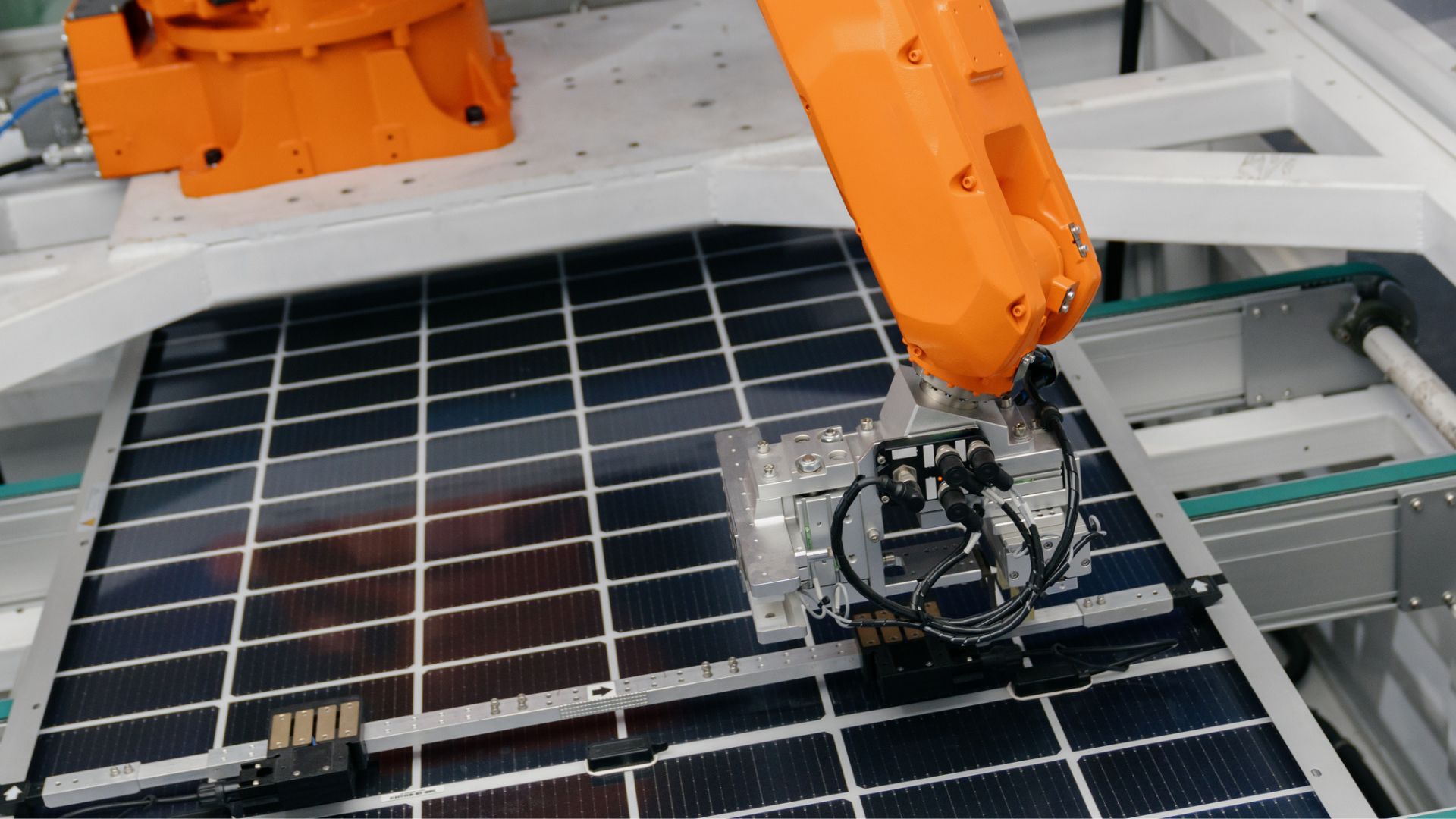 New robotic lab achieves 27% efficiency in perovskite solar cells