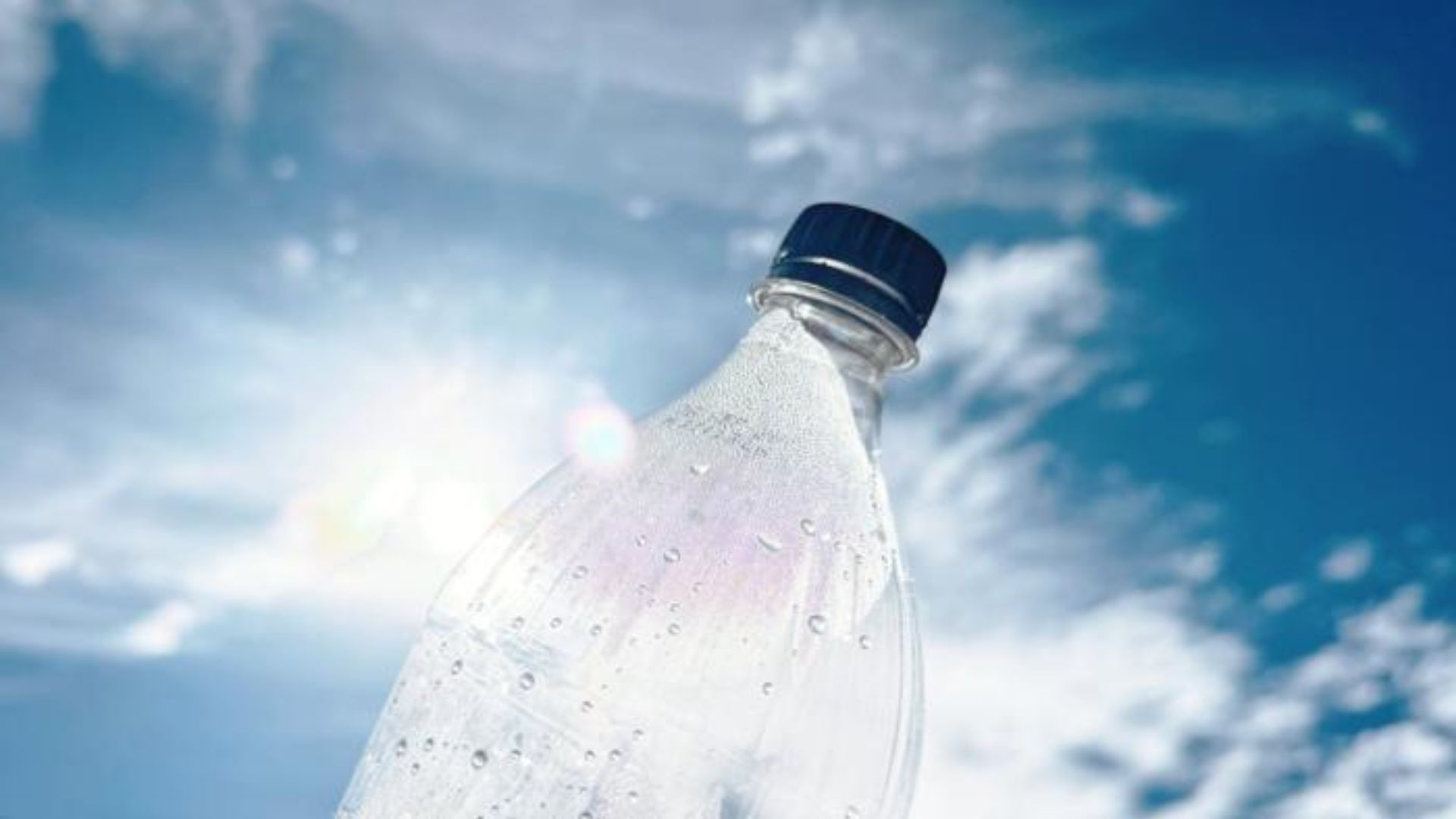 Scientists tap sunlight to make clean hydrogen fuel from waste plastic