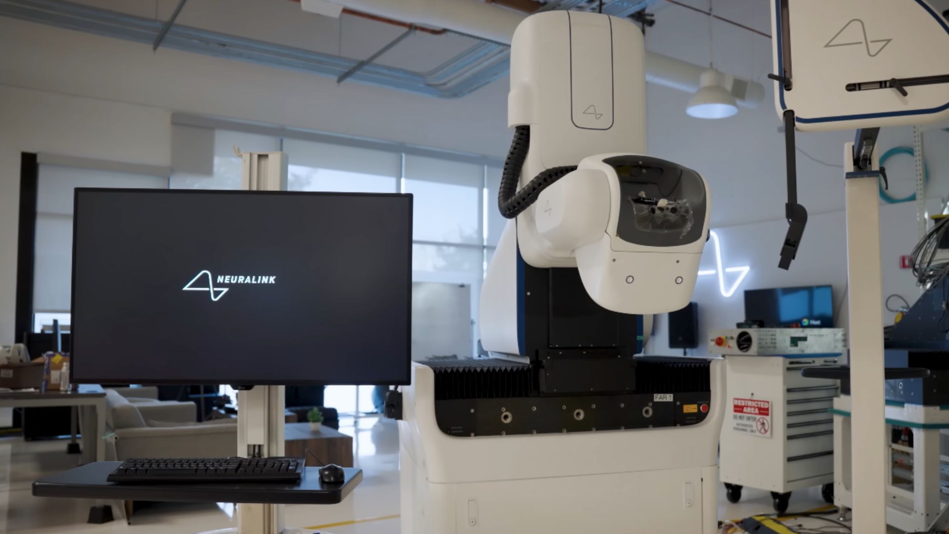 Neuralink enthüllt chirurgischen Roboter zur vollautomatischen Implantation von Gehirnchips
