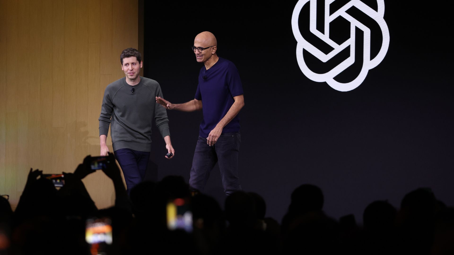 Microsoft and OpenAI drop exclusivity, open door to rival clouds