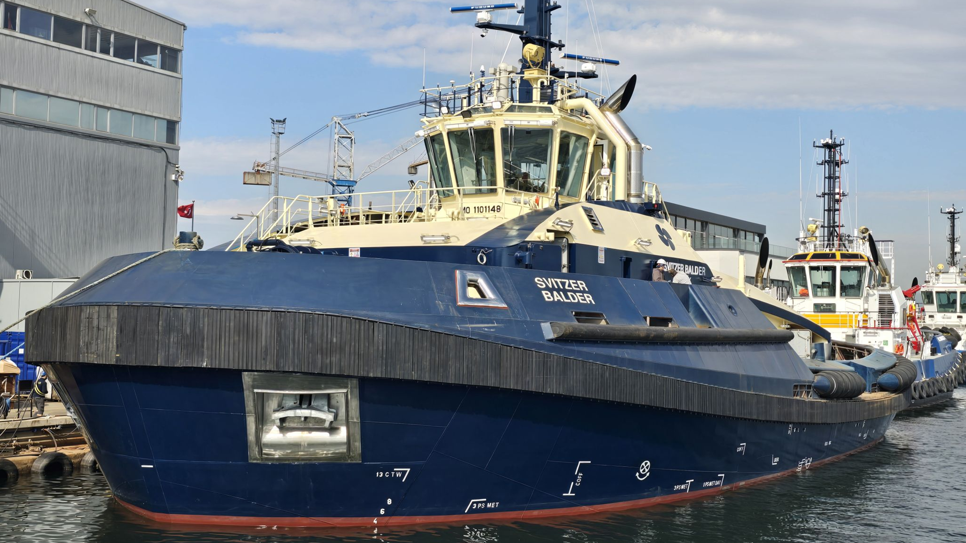 World's strongest electric tug cuts emissions by 90% with 6MWh battery