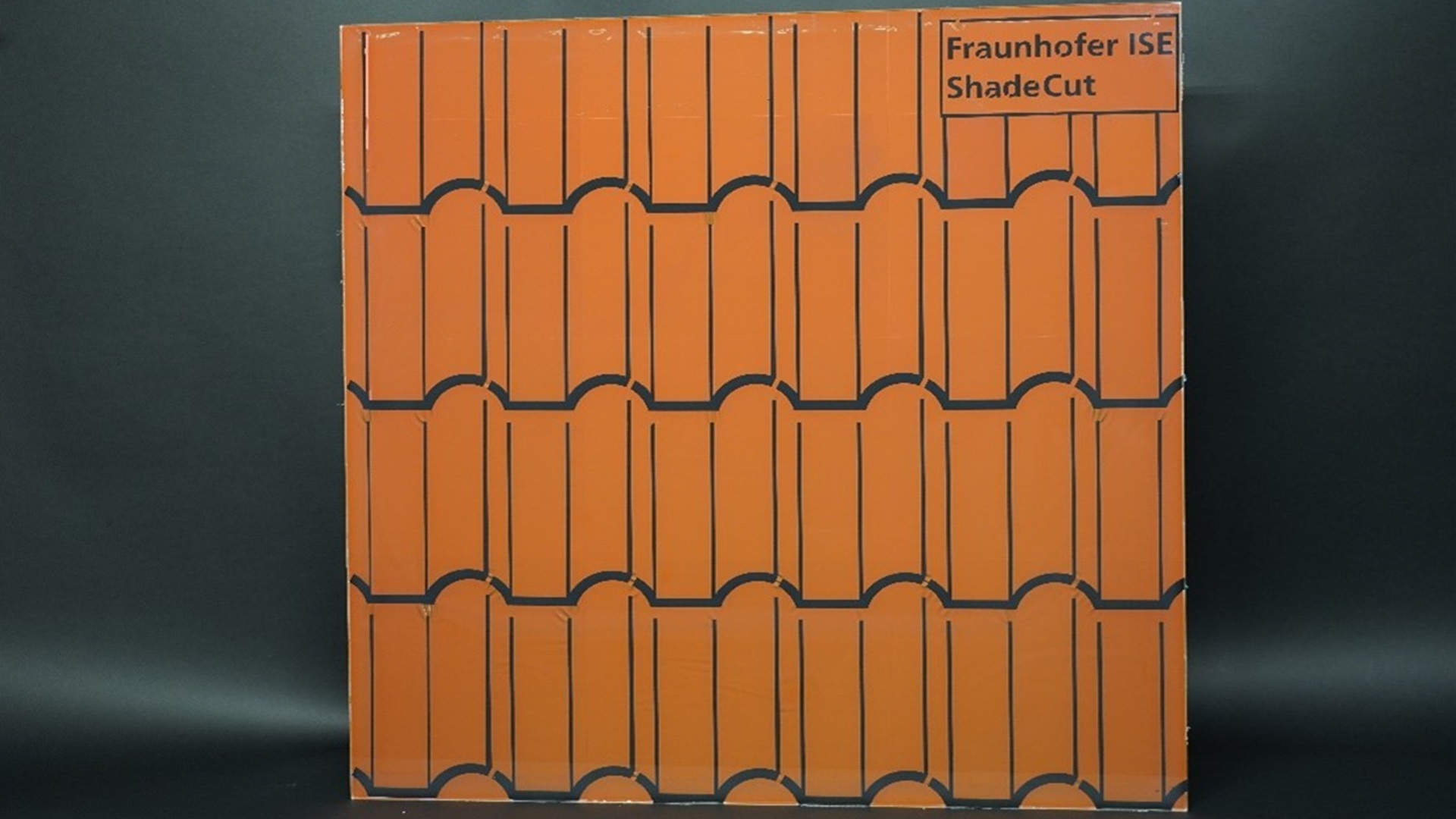 Colored solar panels that mimic tiles roof hit 95% efficiency