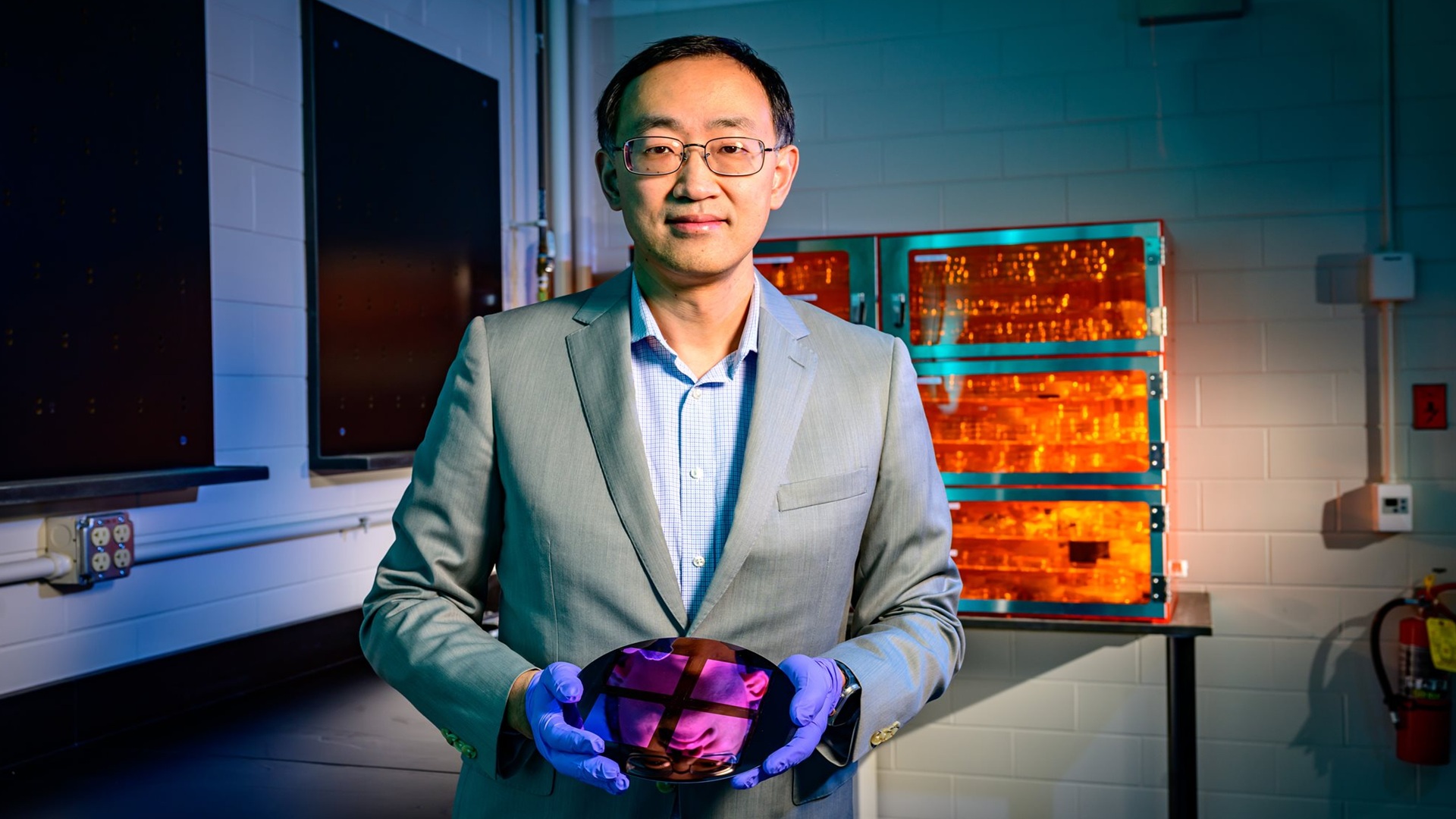 Stacking silicon circuits could revive Moore's law