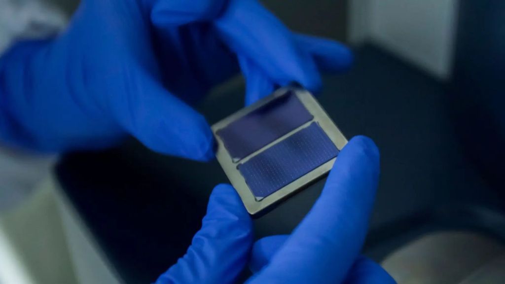 China’s new solar cell design hits 33% efficiency with better durability