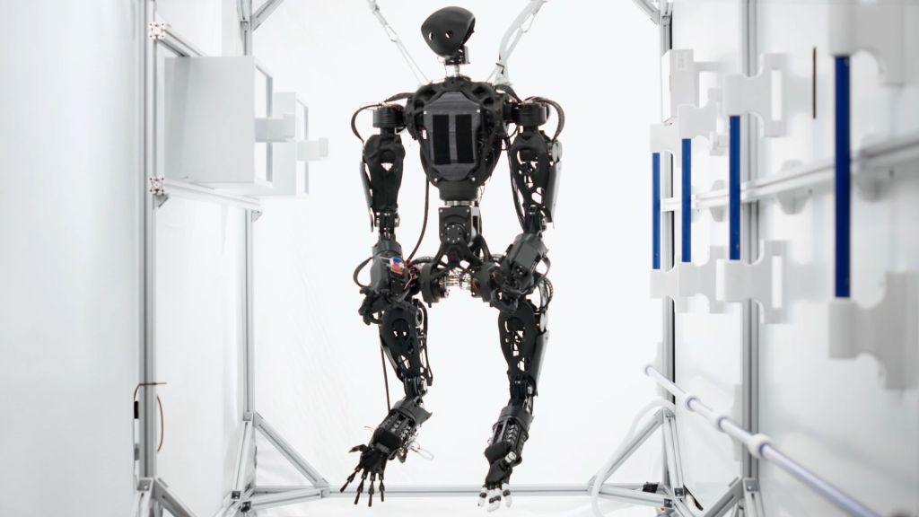 Video: Helios humanoid robot brings a four-armed design for in-orbit missions