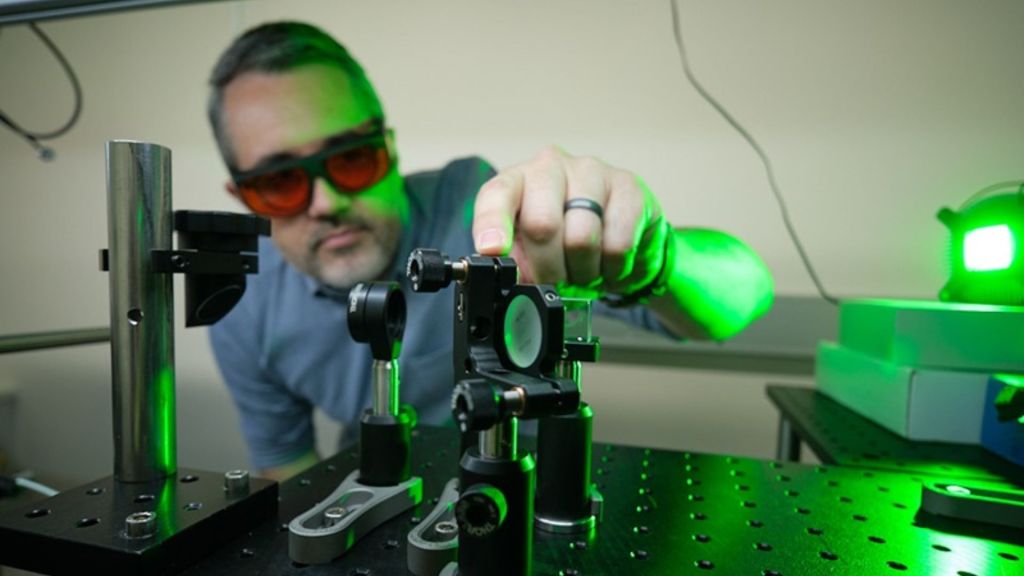 Scientists to transform low-value diamond dust into powerful quantum materials