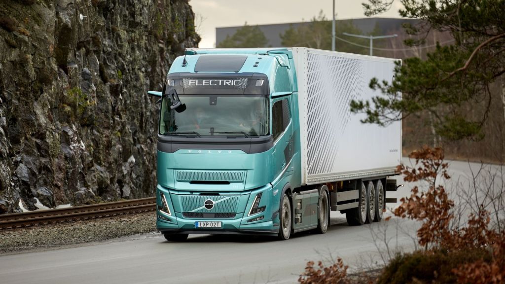China tests sodium battery truck for 9,300 miles in extreme weather conditions