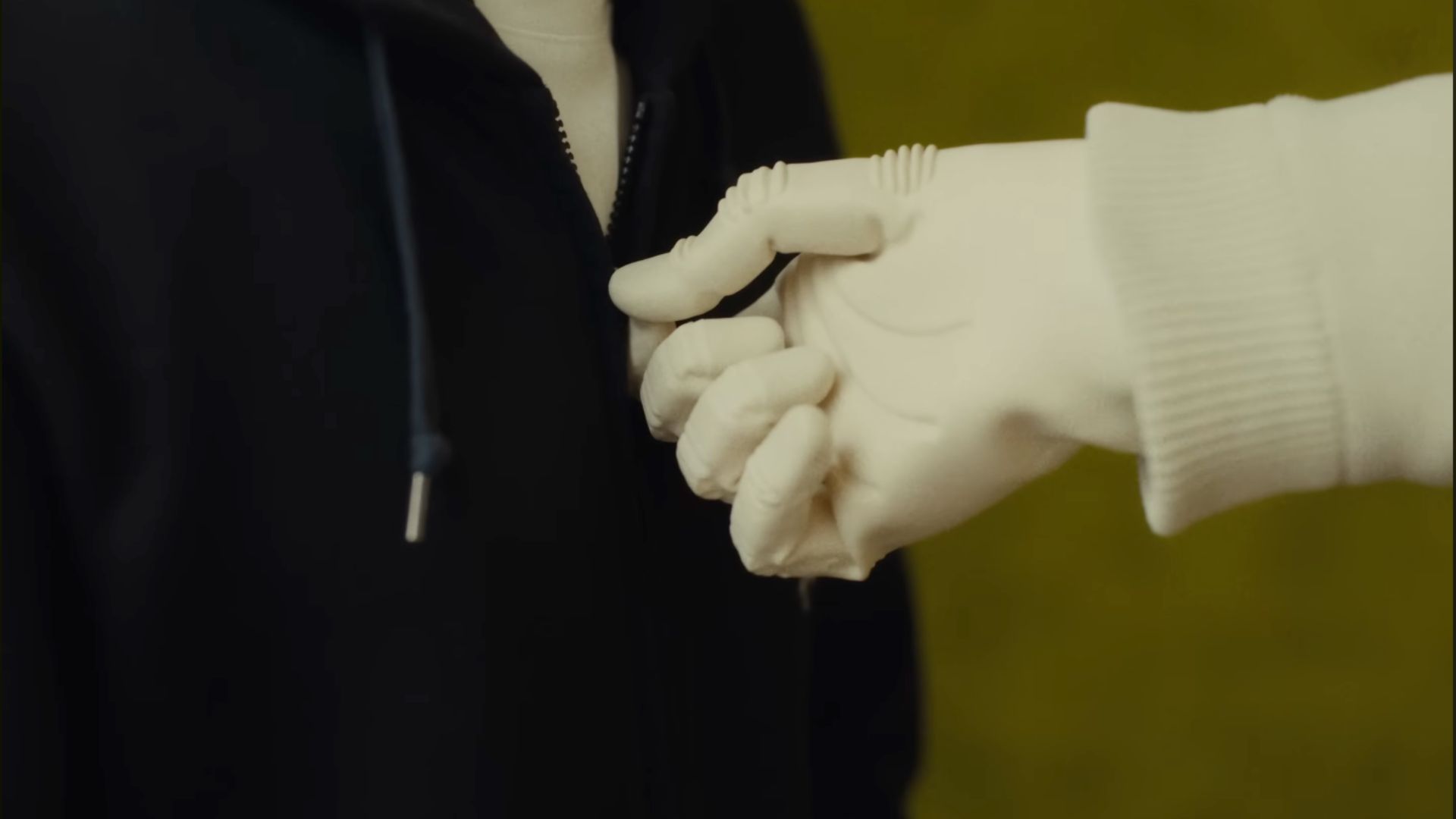 NEO humanoid's new hands promise human