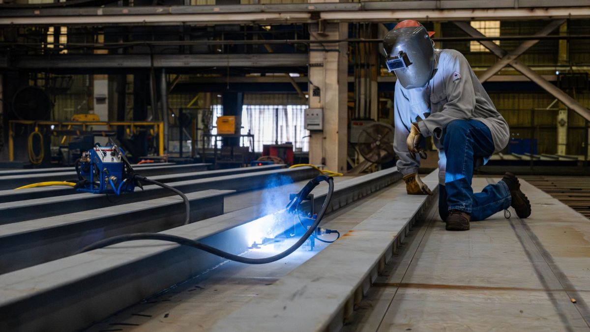 US Navy shipbuilder tests smart welding that scans workpieces and auto-adjusts live