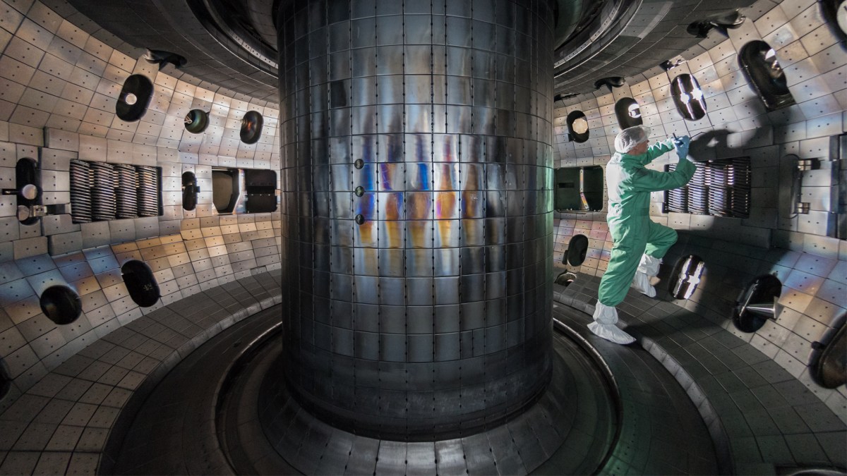 New framework cuts errors by 80%, helps scientists predict fusion machine’s hardware changes