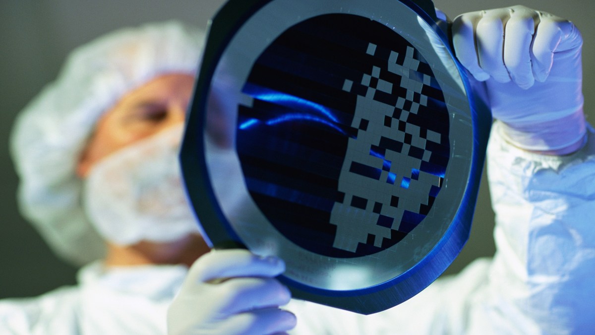 High-NA EUV photomask effort targets 12-inch pilot line to cut chipmaking costs