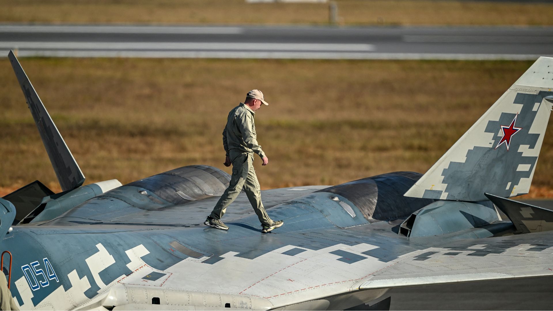United Aircraft Corporation Delivers Modernized Su-57 Stealth Fighters to Russian Forces