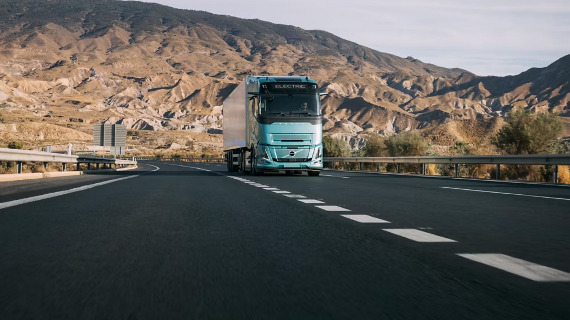 Volvo начала выпуск электрических грузовиков с запасом хода 700 км