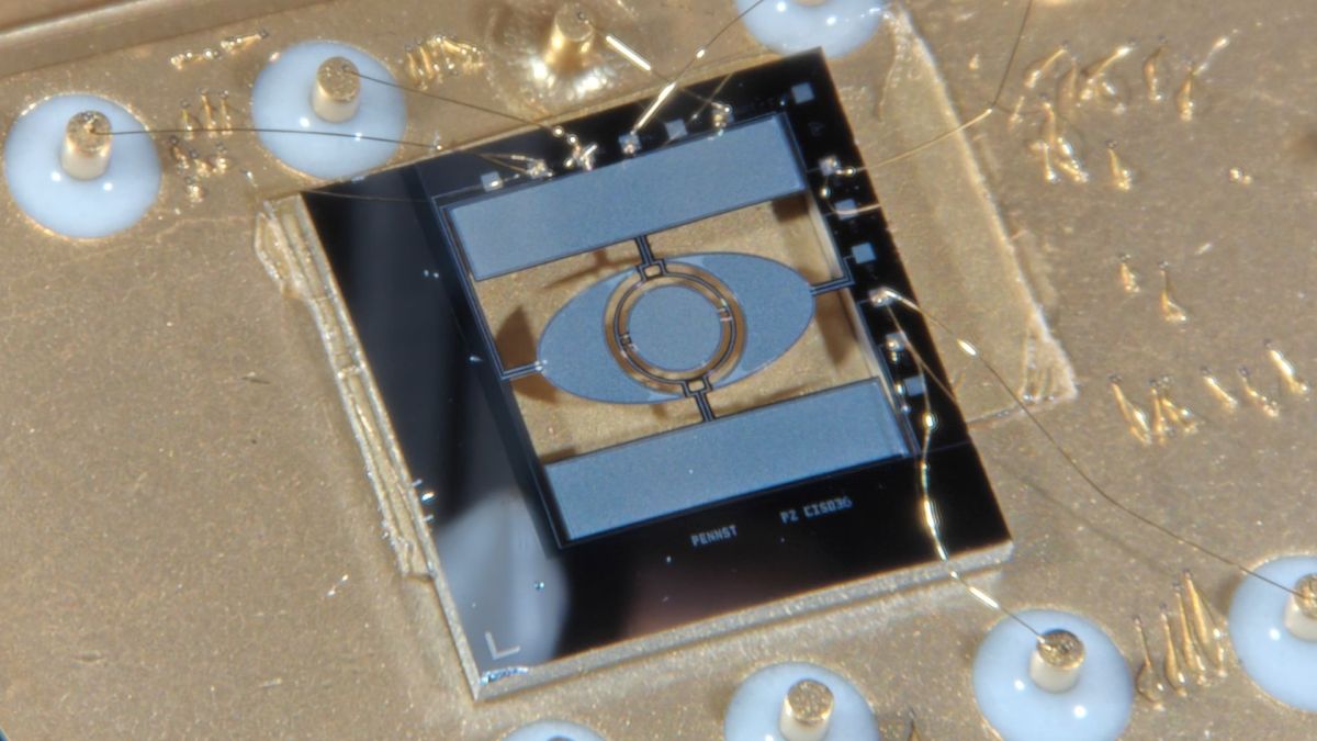 US researchers develop tiny mirror that controls light in 3D, could make versatile optical systems
