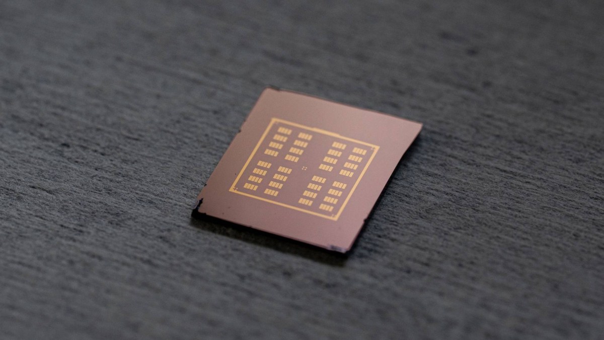 New erasable chip uses light to rewrite how electronics behave after fabrication