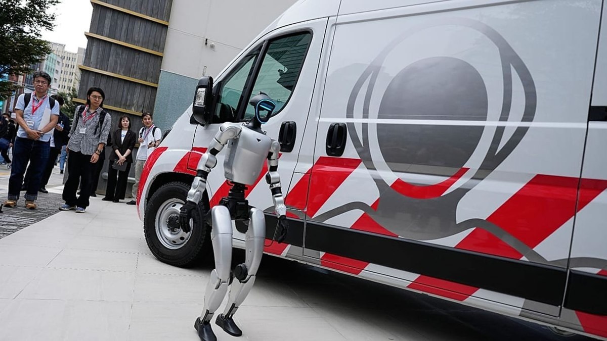 911 for humanoids: Japan debuts first-ever ‘robot ambulance’ to provide on-site repairs