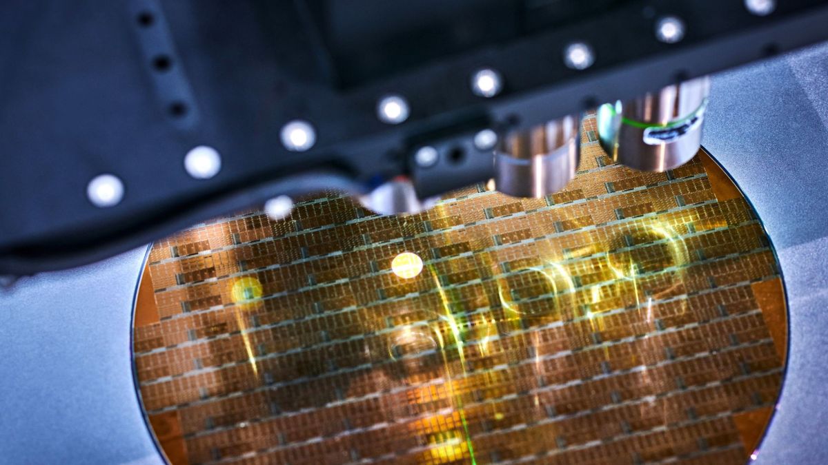 China launches 200kV transmission electron microscope with 0.1nm resolution