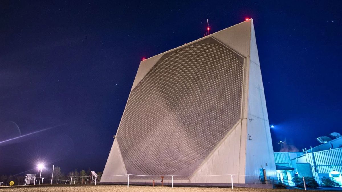 Raytheon to modernize the radars watching for missile launches and space threats
