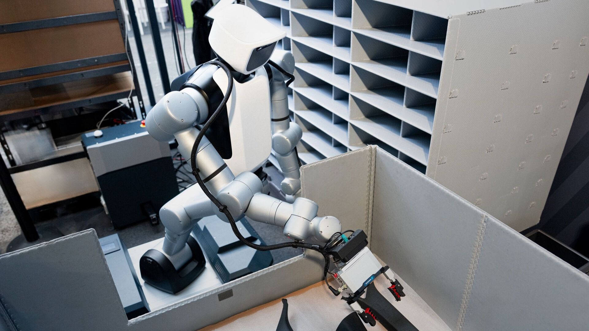 Humanoide de Agile Robots en la prueba de Audi